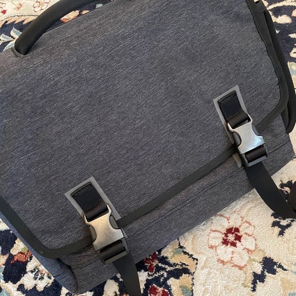 Timbuk2 Closer Messenger Bag - Picture 4 of 8